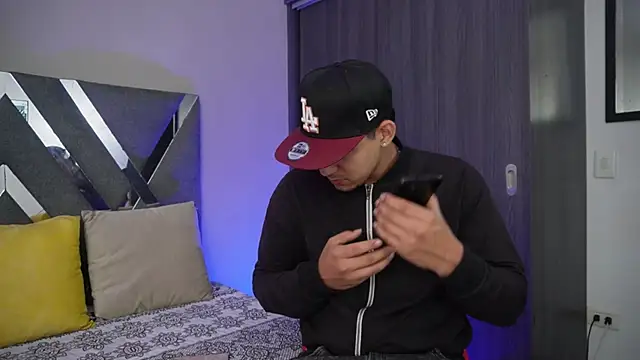 massimo vidal  online show from October 13, 1:00 pm