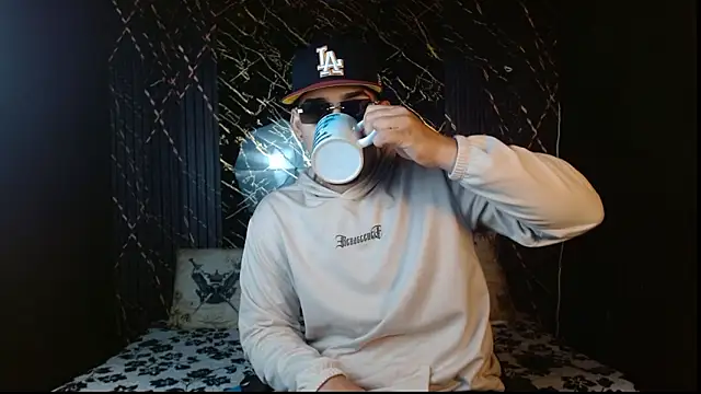 massimo vidal  online show from February 4, 10:54 am