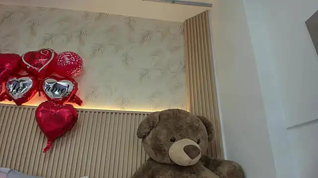 Snapshot of Liss-Reyes chatting on February 16, 12:45 pm Liss-Reyes online show from February 16, 12:45 pm