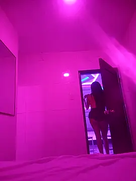 Snapshot of SaraBust chatting on November 21, 9:02 pm SaraBust online show from November 21, 9:02 pm