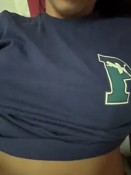 Snapshot of lulizoee chatting on March 9, 6:56 pm lulizoee online show from March 9, 6:56 pm