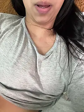 lulizoee online show from July 23, 6:28 pm
