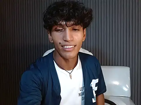 Snapshot of bull_cam chatting on September 8, 4:06 pm bull cam online show from September 8, 4:06 pm