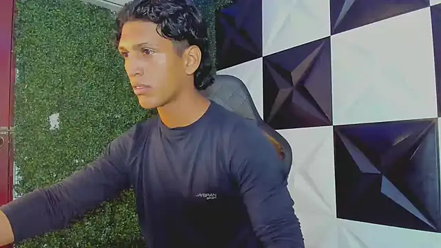 Snapshot of bull_cam chatting on September 26, 7:29 pm bull cam online show from September 26, 7:29 pm