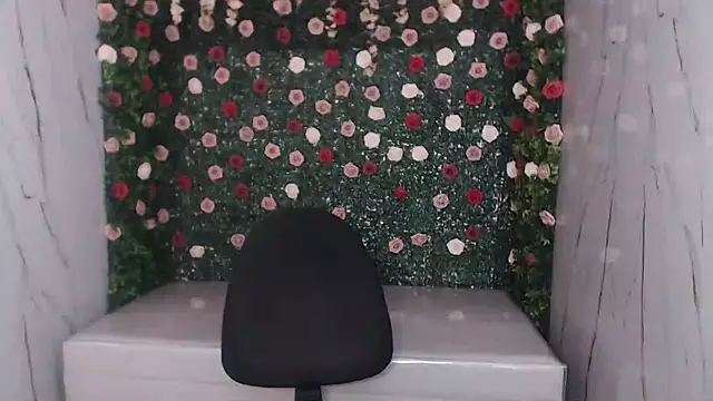 Snapshot of bull_cam chatting on November 3, 7:48 pm bull cam online show from November 3, 7:48 pm