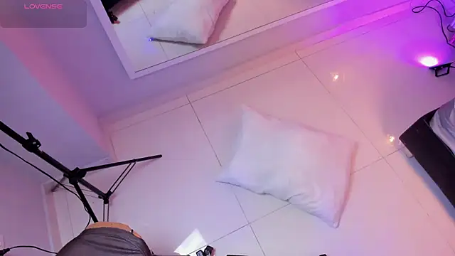 Mia Valentine  online show from November 10, 9:03 pm