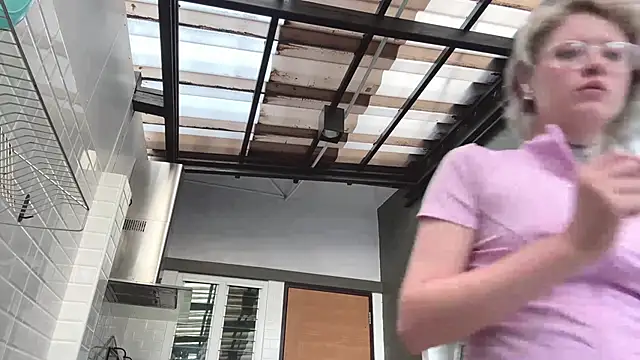 Takopi  online show from March 6, 1:35 am