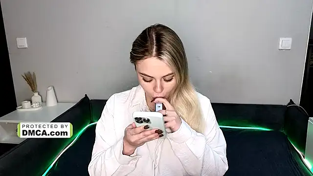 Snapshot of StasySweet chatting on October 15, 5:07 am StasySweet online show from October 15, 5:07 am