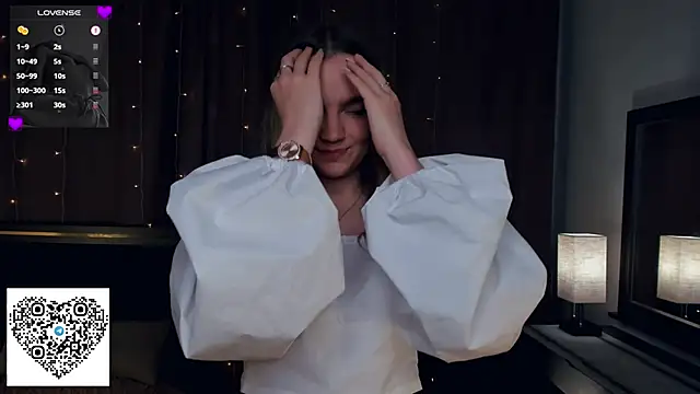 KerenFurguson online show from September 26, 7:40 pm