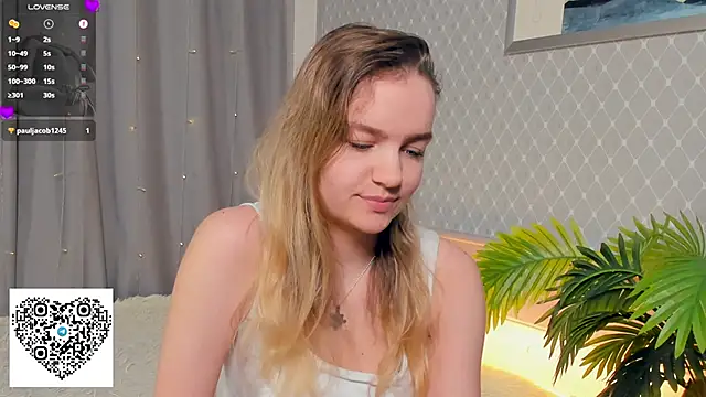 KerenFurguson online show from November 9, 7:56 pm