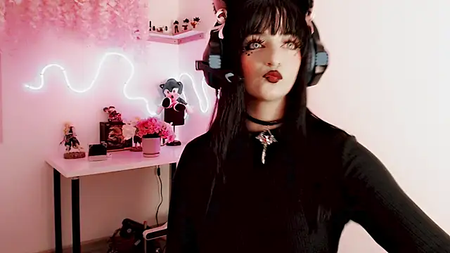 Lunyhose online show from January 7, 7:05 pm