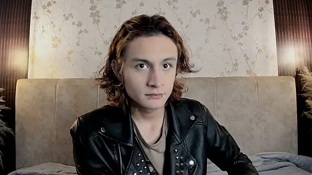 DarcyCullen online show from September 10, 11:54 am