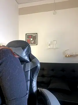 Snapshot of RedVelvet_Dream chatting on November 18, 8:35 pm RedVelvet Dream online show from November 18, 8:35 pm