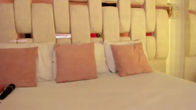 Snapshot of charlotte_line chatting on October 15, 5:02 pm charlotte line online show from October 15, 5:02 pm