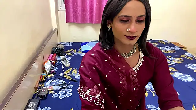 LuvLayla online show from November 4, 5:56 pm