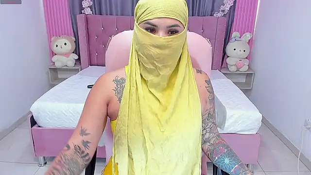 Nayla-Mouna online show from September 24, 7:50 pm