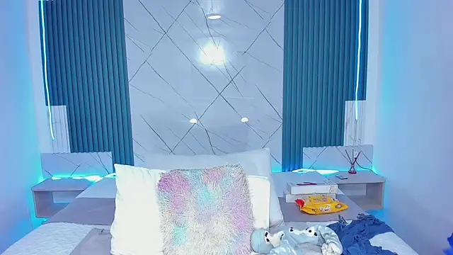 Nayla-Mouna online show from September 27, 12:32 pm