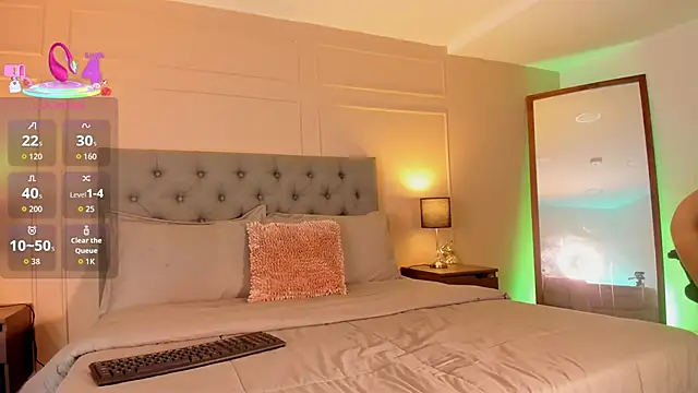 ALICESANDOVAL online show from October 8, 11:08 am