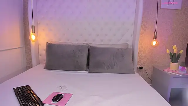 annie clarkson online show from October 6, 6:38 pm