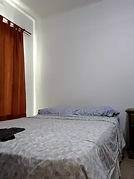 Snapshot of TLHispano chatting on October 1, 8:04 pm TLHispano online show from October 1, 8:04 pm