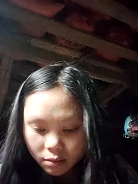 Snapshot of omiu-baby chatting on April 2, 1:47 am omiu-baby online show from April 2, 1:47 am