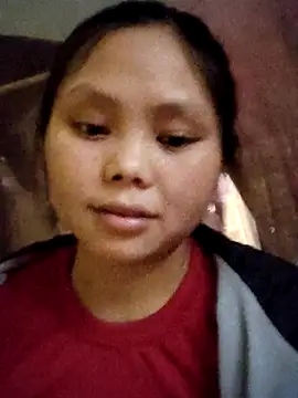 Snapshot of omiu-baby chatting on April 4, 2:43 am omiu-baby online show from April 4, 2:43 am
