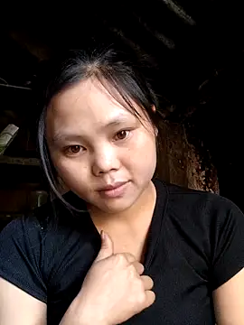 Snapshot of omiu-baby chatting on April 8, 1:27 am omiu-baby online show from April 8, 1:27 am
