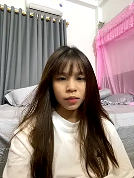 linh  cute online show from September 9, 2:00 am