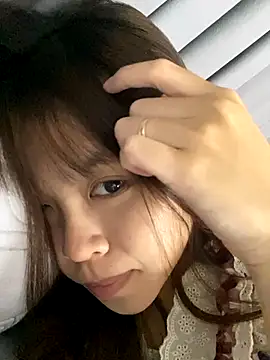 linh  cute online show from September 18, 2:02 am