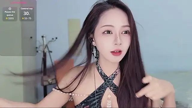 Sue101010 online show from November 17, 8:25 pm