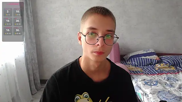 glasses cat online show from November 16, 12:00 pm