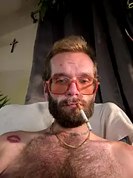 Snapshot of hungspundick1 chatting on October 11, 10:14 am hungspundick1 online show from October 11, 10:14 am