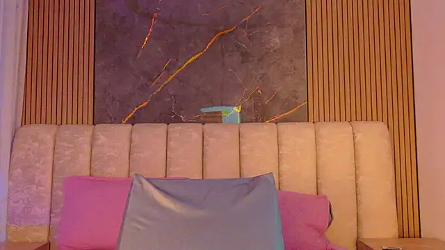 mia scot online show from February 24, 11:52 am