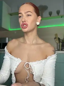 LittleFox    online show from October 9, 6:00 am