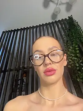 LittleFox    online show from February 9, 7:23 am