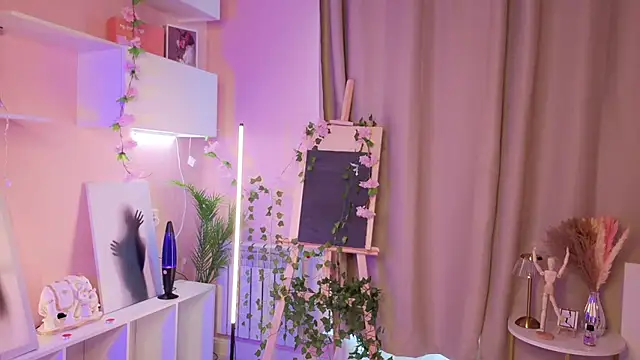 Snapshot of ElfredaTupy chatting on October 22, 6:13 am ElfredaTupy online show from October 22, 6:13 am