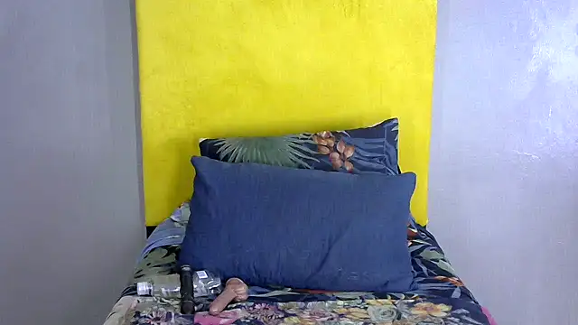 Snapshot of DARKQUEEN_xXx chatting on October 29, 5:47 pm DARKQUEEN xXx online show from October 29, 5:47 pm