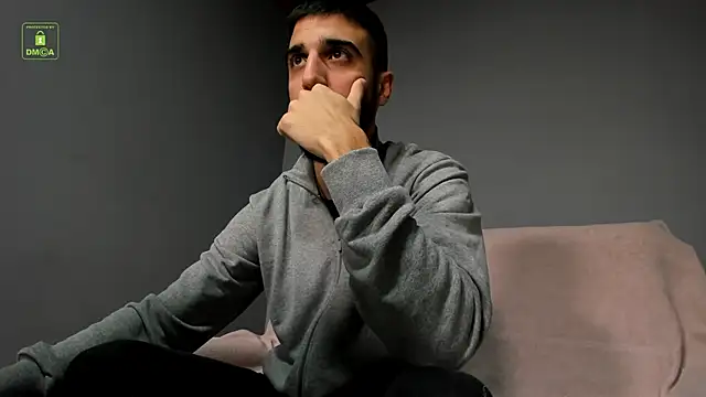 Snapshot of Zeyn_Edwards chatting on October 21, 5:08 am Zeyn Edwards online show from October 21, 5:08 am