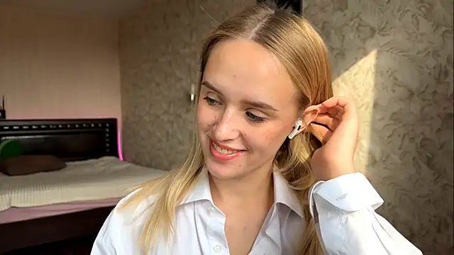 ElisabetLorney online show from October 11, 8:02 am