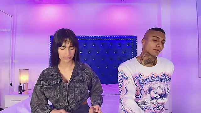 Snapshot of Damian_and_roxanne chatting on February 26, 12:37 pm Damian and roxanne online show from February 26, 12:37 pm