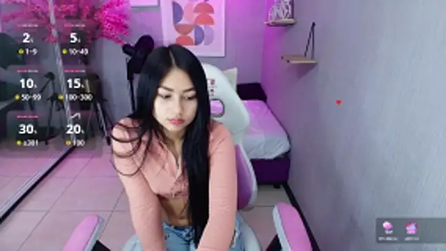 Snapshot of Damian_and_roxanne chatting on March 18, 12:30 pm Damian and roxanne online show from March 18, 12:30 pm