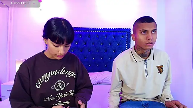 Snapshot of Damian_and_roxanne chatting on March 19, 12:42 pm Damian and roxanne online show from March 19, 12:42 pm