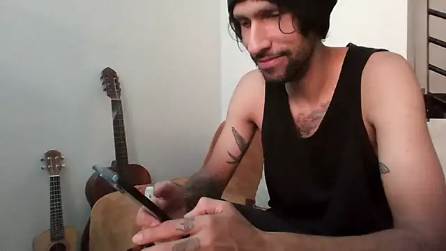 Alejandro92 cali online show from June 18, 4:00 pm