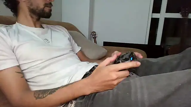 Alejandro92 cali online show from July 5, 4:19 am