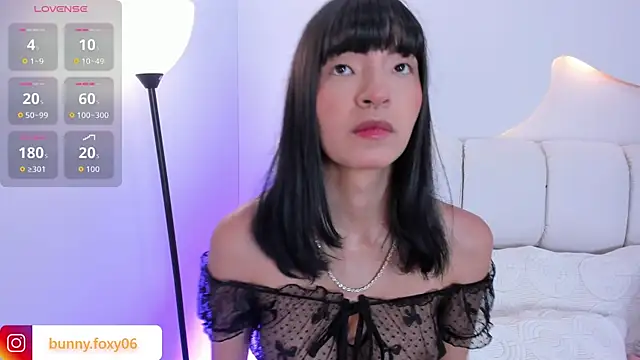 Snapshot of foxybunny chatting on March 22, 4:49 am foxybunny online show from March 22, 4:49 am