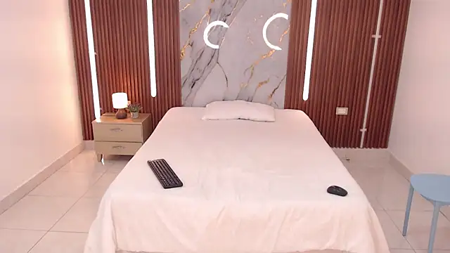 Snapshot of shena_nomy1 chatting on October 16, 7:59 pm shena nomy1 online show from October 16, 7:59 pm