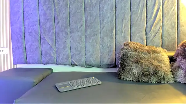 Rowan Mills online show from September 27, 9:20 pm