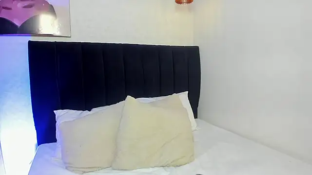 Snapshot of antonellariva_ chatting on October 14, 9:15 pm antonellariva online show from October 14, 9:15 pm