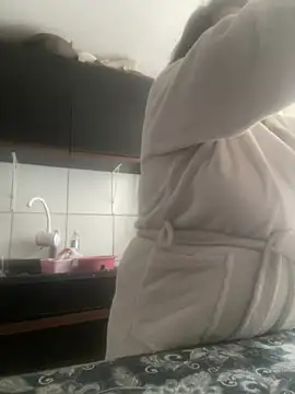 Snapshot of bruna438 chatting on July 5, 12:45 pm bruna438 online show from July 5, 12:45 pm