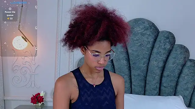 Charlotte-Novac online show from October 10, 3:55 pm